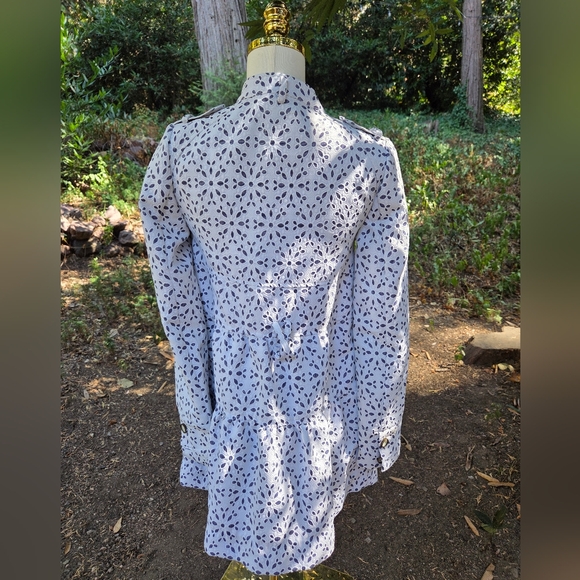 Anthropologie Elevenses White and Blue Patterned Trench Coat Size 0 - Picture 2 of 7